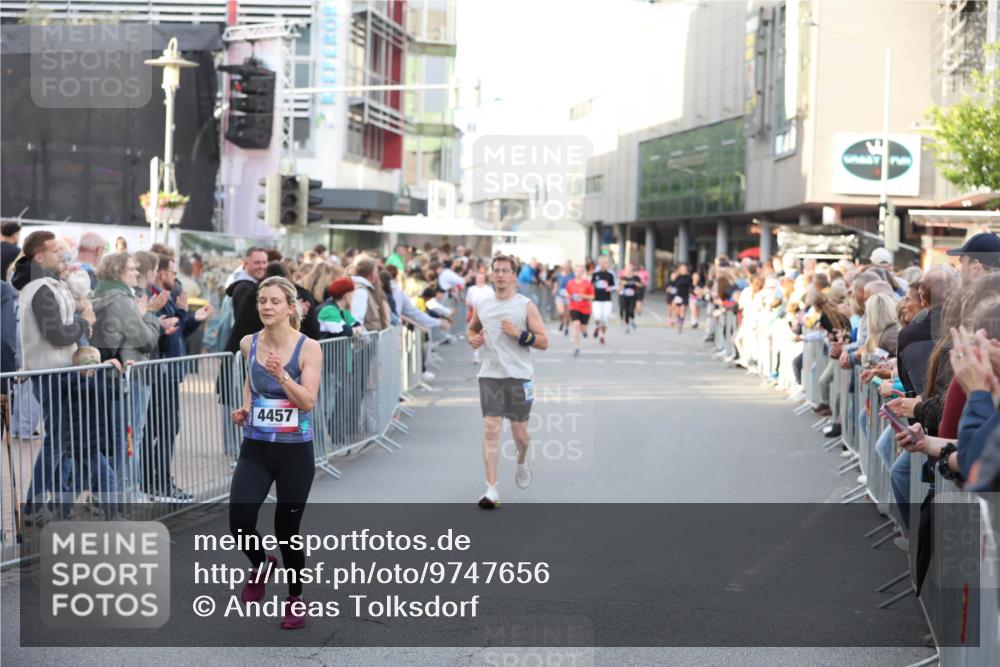 12.06.2026 - Holstenköstenlauf Andreas Tolksdorf http://msf.ph/oto/9747656 12.06.2026 20:01:02 Laufen 4457, 117 meine-sportfotos.de