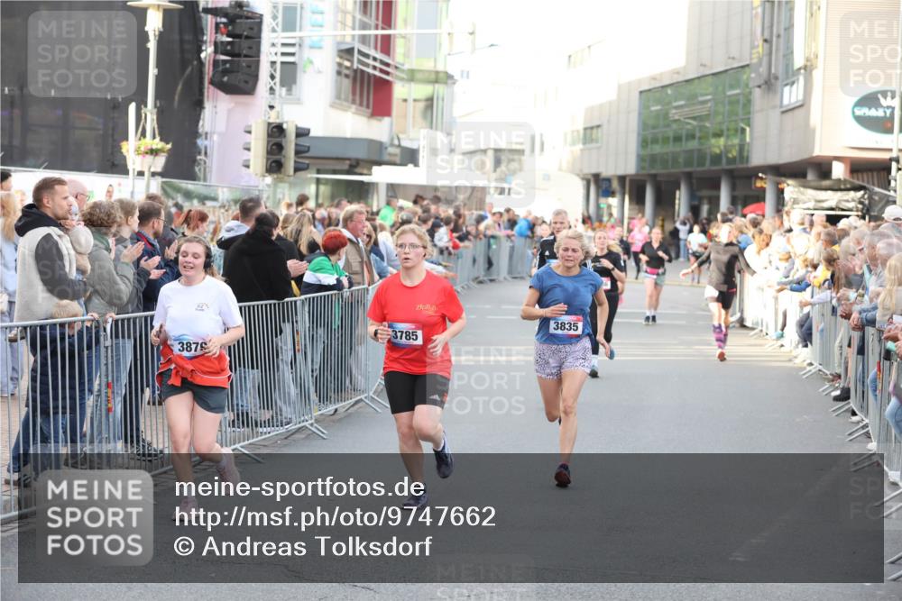 12.06.2026 - Holstenköstenlauf Andreas Tolksdorf http://msf.ph/oto/9747662 12.06.2026 20:01:10 Laufen 3879, 3785, 3835 meine-sportfotos.de