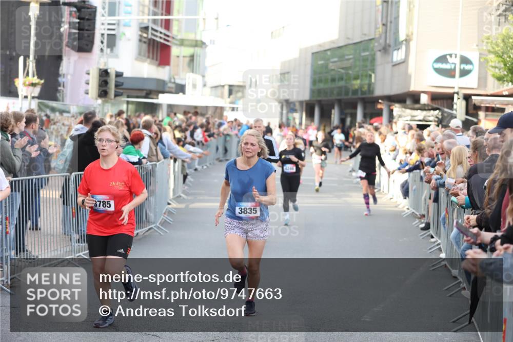 12.06.2026 - Holstenköstenlauf Andreas Tolksdorf http://msf.ph/oto/9747663 12.06.2026 20:01:11 Laufen 3785, 3835, 4246 meine-sportfotos.de