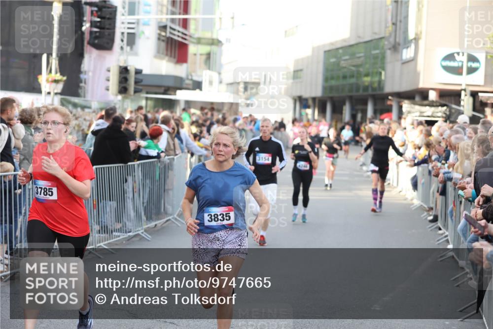 12.06.2026 - Holstenköstenlauf Andreas Tolksdorf http://msf.ph/oto/9747665 12.06.2026 20:01:11 Laufen 3785, 3835, 3154 meine-sportfotos.de