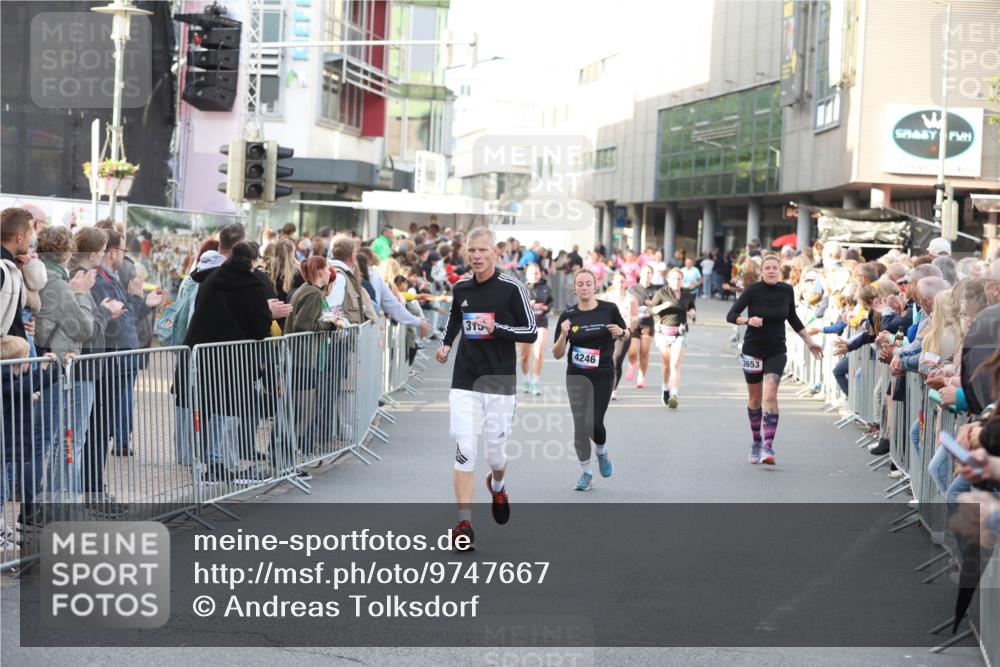 12.06.2026 - Holstenköstenlauf Andreas Tolksdorf http://msf.ph/oto/9747667 12.06.2026 20:01:12 Laufen 315, 3653, 4246 meine-sportfotos.de