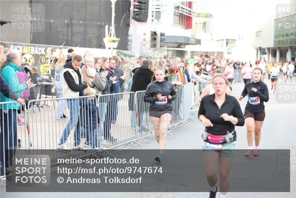 12.06.2026 - Holstenköstenlauf Andreas Tolksdorf http://msf.ph/oto/9747674 12.06.2026 20:01:18 Laufen 14, 10, 5566, 3087 meine-sportfotos.de