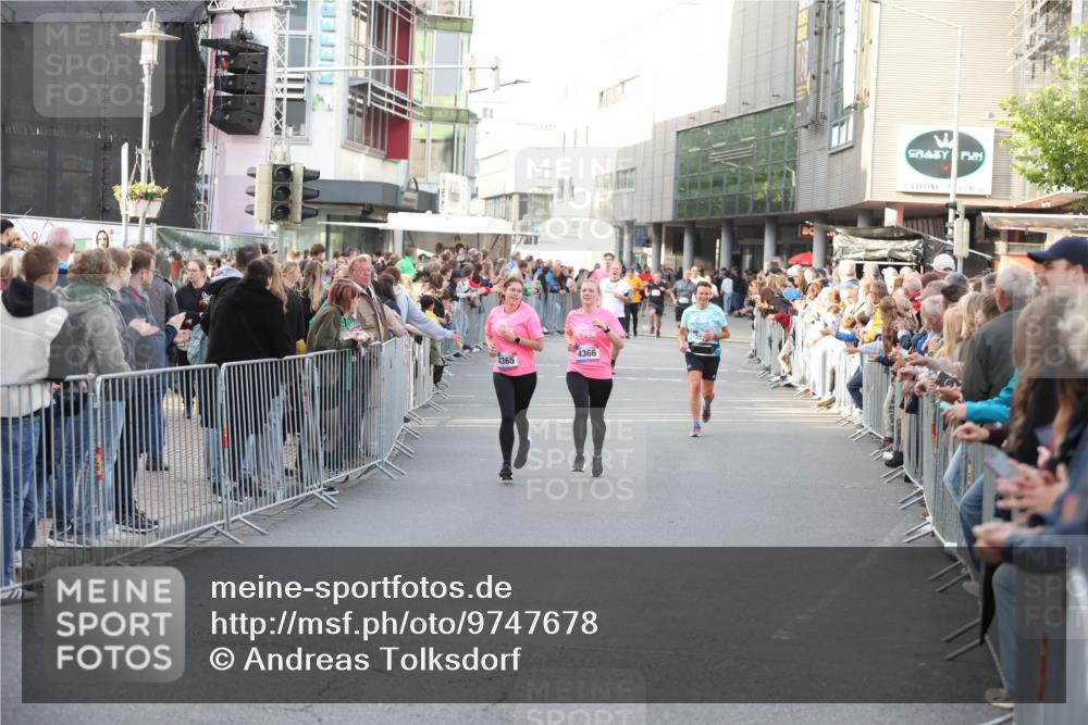 12.06.2026 - Holstenköstenlauf Andreas Tolksdorf http://msf.ph/oto/9747678 12.06.2026 20:01:22 Laufen 4365, 4366 meine-sportfotos.de