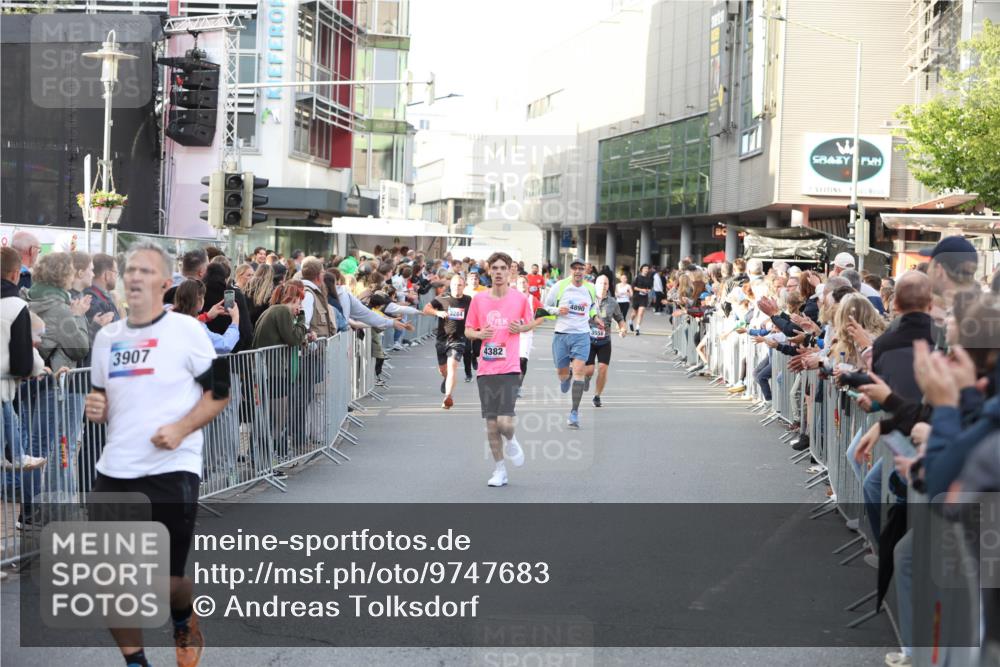 12.06.2026 - Holstenköstenlauf Andreas Tolksdorf http://msf.ph/oto/9747683 12.06.2026 20:01:31 Laufen 3907, 3284, 4382, 4890 meine-sportfotos.de