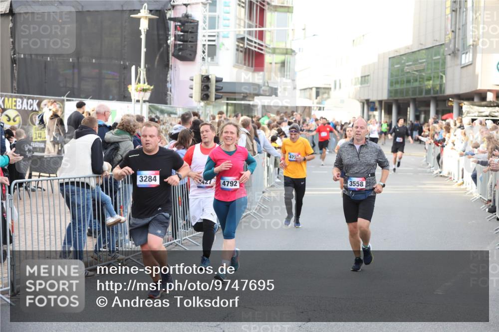 12.06.2026 - Holstenköstenlauf Andreas Tolksdorf http://msf.ph/oto/9747695 12.06.2026 20:01:37 Laufen 14, 1, 3284, 4792, 472, 3558 meine-sportfotos.de