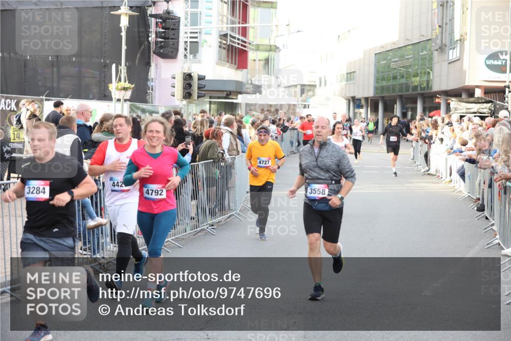 12.06.2026 - Holstenköstenlauf Andreas Tolksdorf http://msf.ph/oto/9747696 12.06.2026 20:01:38 Laufen 14, 3284, 442, 4792, 4727, 3558 meine-sportfotos.de