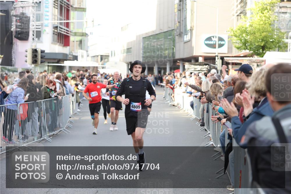 12.06.2026 - Holstenköstenlauf Andreas Tolksdorf http://msf.ph/oto/9747704 12.06.2026 20:01:43 Laufen 4149, 4805 meine-sportfotos.de
