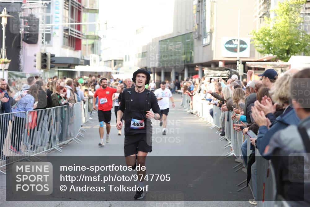 12.06.2026 - Holstenköstenlauf Andreas Tolksdorf http://msf.ph/oto/9747705 12.06.2026 20:01:44 Laufen 4149, 4805 meine-sportfotos.de