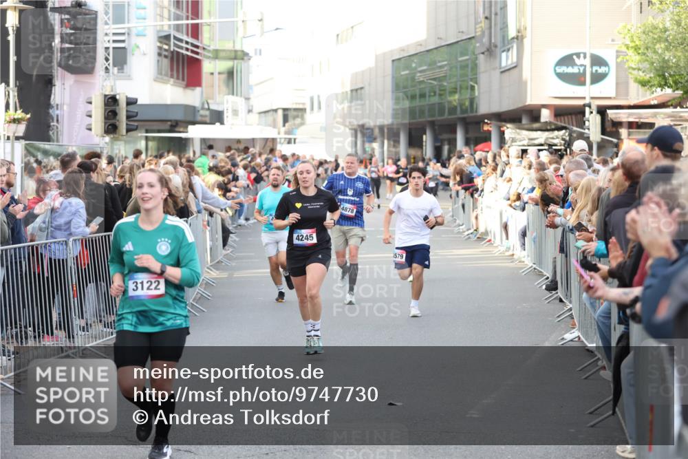 12.06.2026 - Holstenköstenlauf Andreas Tolksdorf http://msf.ph/oto/9747730 12.06.2026 20:02:09 Laufen 3122, 4878, 4245, 1579 meine-sportfotos.de