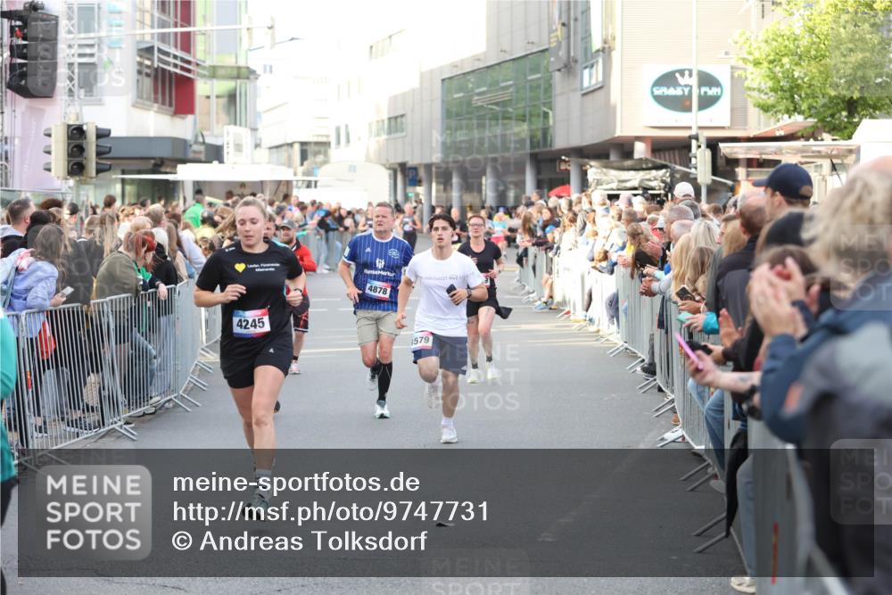 12.06.2026 - Holstenköstenlauf Andreas Tolksdorf http://msf.ph/oto/9747731 12.06.2026 20:02:10 Laufen 4878, 4245, 1579 meine-sportfotos.de