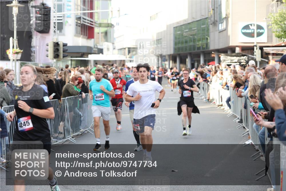 12.06.2026 - Holstenköstenlauf Andreas Tolksdorf http://msf.ph/oto/9747734 12.06.2026 20:02:11 Laufen 4245, 4880, 3771, 79, 3079 meine-sportfotos.de
