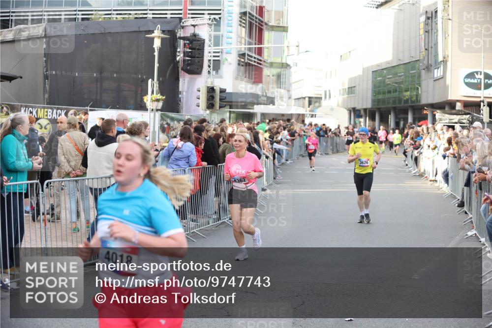 12.06.2026 - Holstenköstenlauf Andreas Tolksdorf http://msf.ph/oto/9747743 12.06.2026 20:02:30 Laufen 4362, 4018, 3626 meine-sportfotos.de