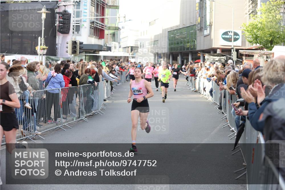 12.06.2026 - Holstenköstenlauf Andreas Tolksdorf http://msf.ph/oto/9747752 12.06.2026 20:02:43 Laufen 4796 meine-sportfotos.de