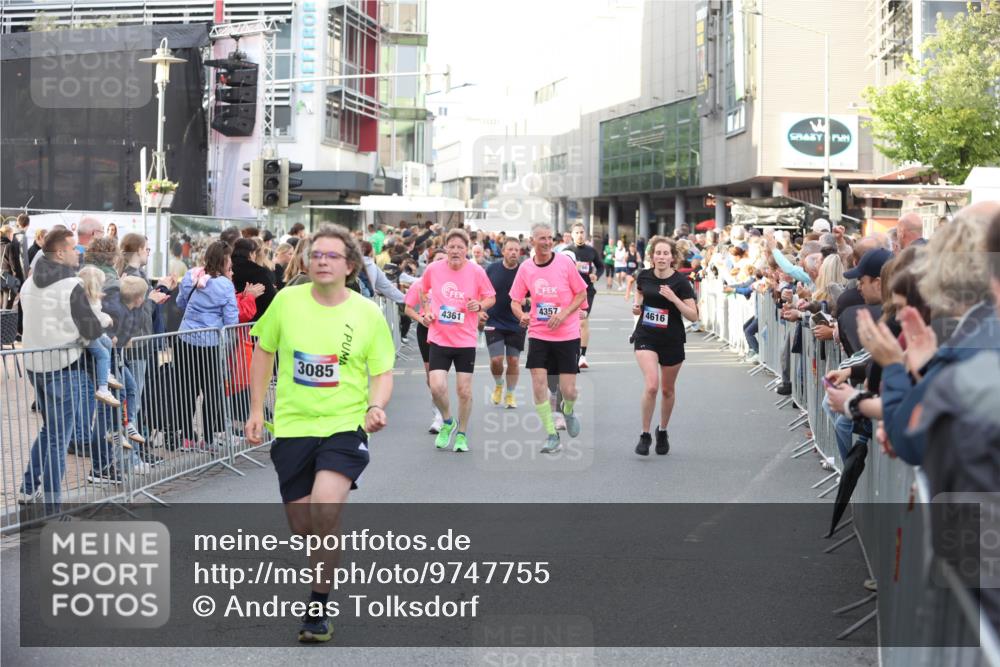 12.06.2026 - Holstenköstenlauf Andreas Tolksdorf http://msf.ph/oto/9747755 12.06.2026 20:02:49 Laufen 3085, 4357, 4616, 4361 meine-sportfotos.de