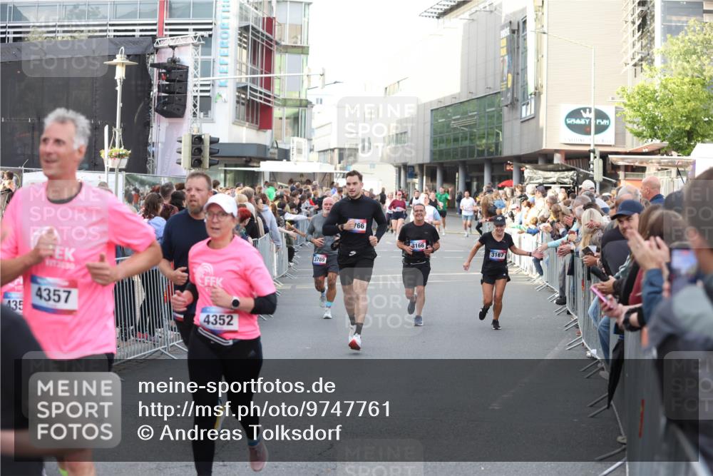 12.06.2026 - Holstenköstenlauf Andreas Tolksdorf http://msf.ph/oto/9747761 12.06.2026 20:02:53 Laufen 435, 2030, 4357, 4352, 3789, 766, 3166, 3167 meine-sportfotos.de
