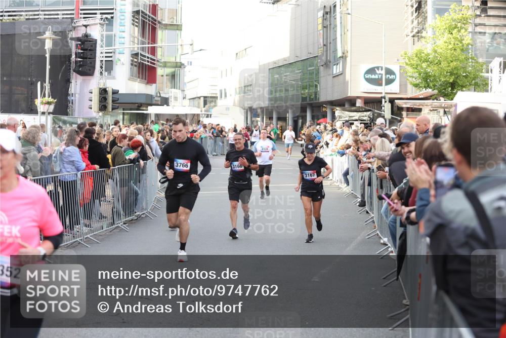 12.06.2026 - Holstenköstenlauf Andreas Tolksdorf http://msf.ph/oto/9747762 12.06.2026 20:02:54 Laufen 352, 3766, 3166, 3131, 3167 meine-sportfotos.de