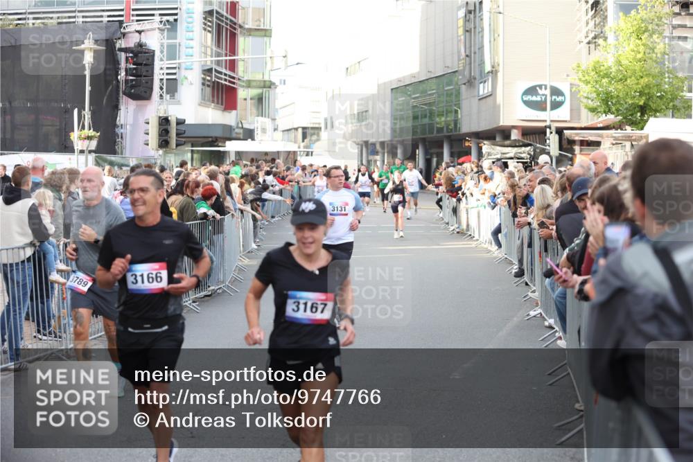 12.06.2026 - Holstenköstenlauf Andreas Tolksdorf http://msf.ph/oto/9747766 12.06.2026 20:02:56 Laufen 3789, 3166, 3167, 3131 meine-sportfotos.de