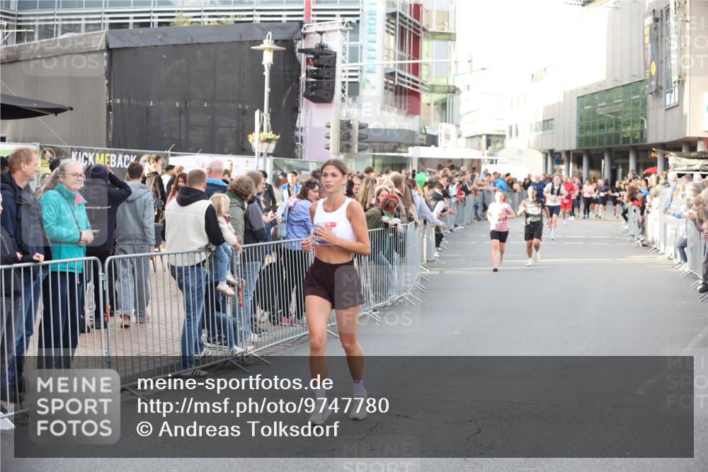 12.06.2026 - Holstenköstenlauf Andreas Tolksdorf http://msf.ph/oto/9747780 12.06.2026 20:03:15 Laufen 25, 7111 meine-sportfotos.de