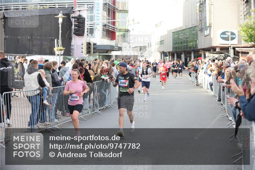 12.06.2026 - Holstenköstenlauf Andreas Tolksdorf http://msf.ph/oto/9747782 12.06.2026 20:03:20 Laufen 3009, 3008 meine-sportfotos.de