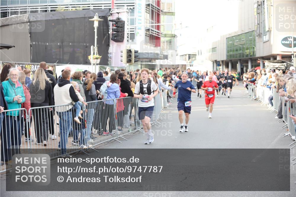 12.06.2026 - Holstenköstenlauf Andreas Tolksdorf http://msf.ph/oto/9747787 12.06.2026 20:03:23 Laufen 3978, 4557 meine-sportfotos.de