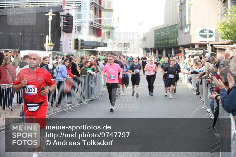 12.06.2026 - Holstenköstenlauf Andreas Tolksdorf http://msf.ph/oto/9747797 12.06.2026 20:03:29 Laufen 4833, 4350, 3933, 3905 meine-sportfotos.de