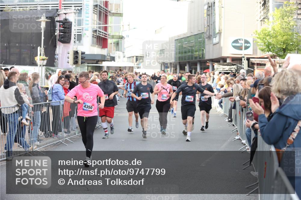 12.06.2026 - Holstenköstenlauf Andreas Tolksdorf http://msf.ph/oto/9747799 12.06.2026 20:03:31 Laufen 203, 4350, 3933, 4884, 3905, 4520 meine-sportfotos.de