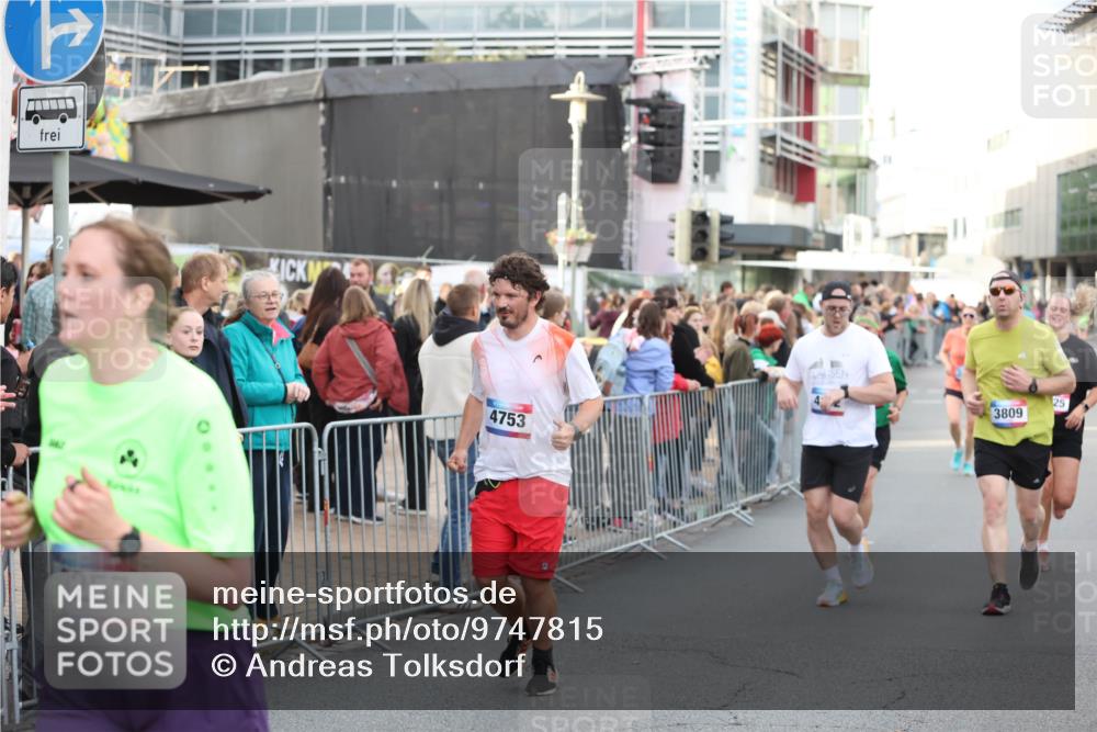 12.06.2026 - Holstenköstenlauf Andreas Tolksdorf http://msf.ph/oto/9747815 12.06.2026 20:03:45 Laufen 3257, 4753, 3809, 25 meine-sportfotos.de