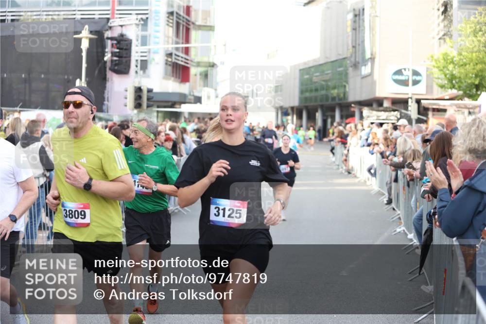 12.06.2026 - Holstenköstenlauf Andreas Tolksdorf http://msf.ph/oto/9747819 12.06.2026 20:03:47 Laufen 3809, 3125 meine-sportfotos.de