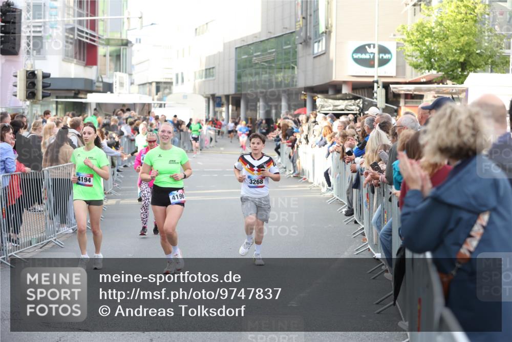 12.06.2026 - Holstenköstenlauf Andreas Tolksdorf http://msf.ph/oto/9747837 12.06.2026 20:04:07 Laufen 4194, 4196, 3268 meine-sportfotos.de