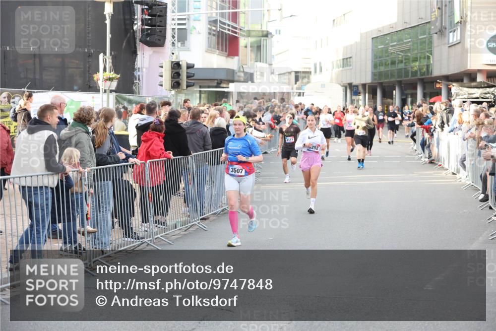 12.06.2026 - Holstenköstenlauf Andreas Tolksdorf http://msf.ph/oto/9747848 12.06.2026 20:04:24 Laufen 3507, 4111, 252 meine-sportfotos.de