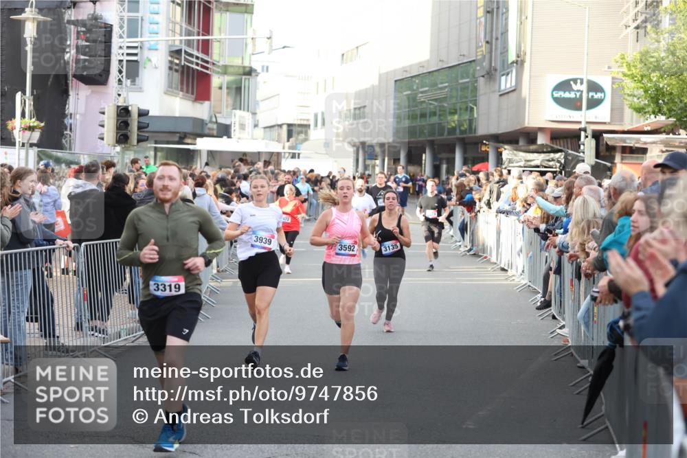 12.06.2026 - Holstenköstenlauf Andreas Tolksdorf http://msf.ph/oto/9747856 12.06.2026 20:04:32 Laufen 3319, 3939, 472, 3592, 3135 meine-sportfotos.de