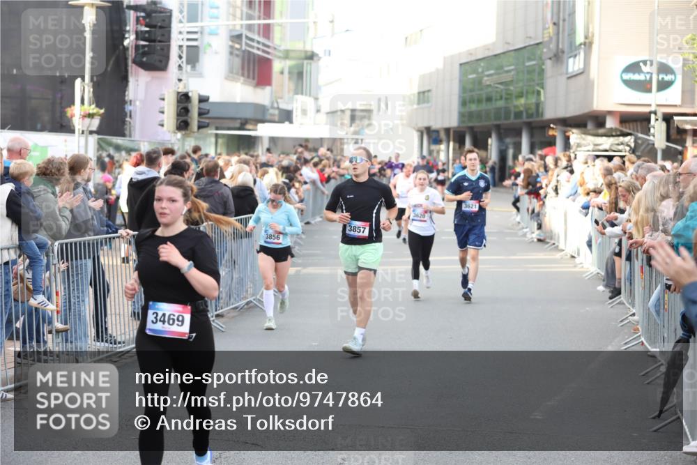 12.06.2026 - Holstenköstenlauf Andreas Tolksdorf http://msf.ph/oto/9747864 12.06.2026 20:04:43 Laufen 3469, 3856, 3621, 3620, 3857 meine-sportfotos.de