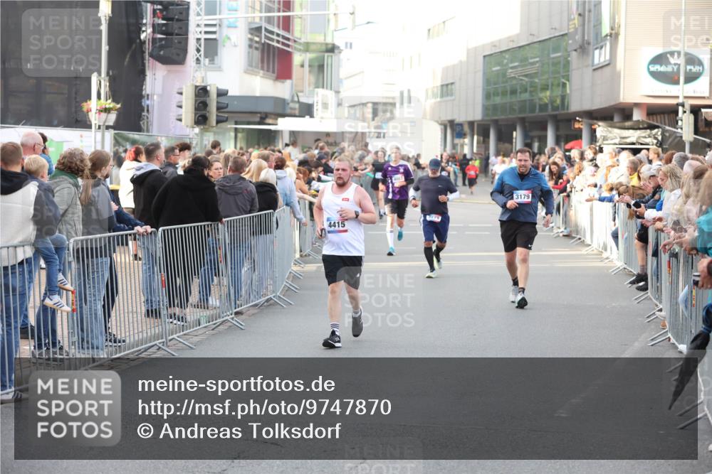 12.06.2026 - Holstenköstenlauf Andreas Tolksdorf http://msf.ph/oto/9747870 12.06.2026 20:04:50 Laufen 4415, 3279, 3179 meine-sportfotos.de