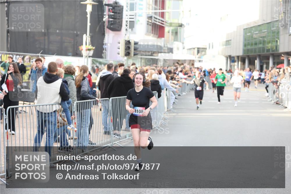 12.06.2026 - Holstenköstenlauf Andreas Tolksdorf http://msf.ph/oto/9747877 12.06.2026 20:04:59 Laufen 4108 meine-sportfotos.de