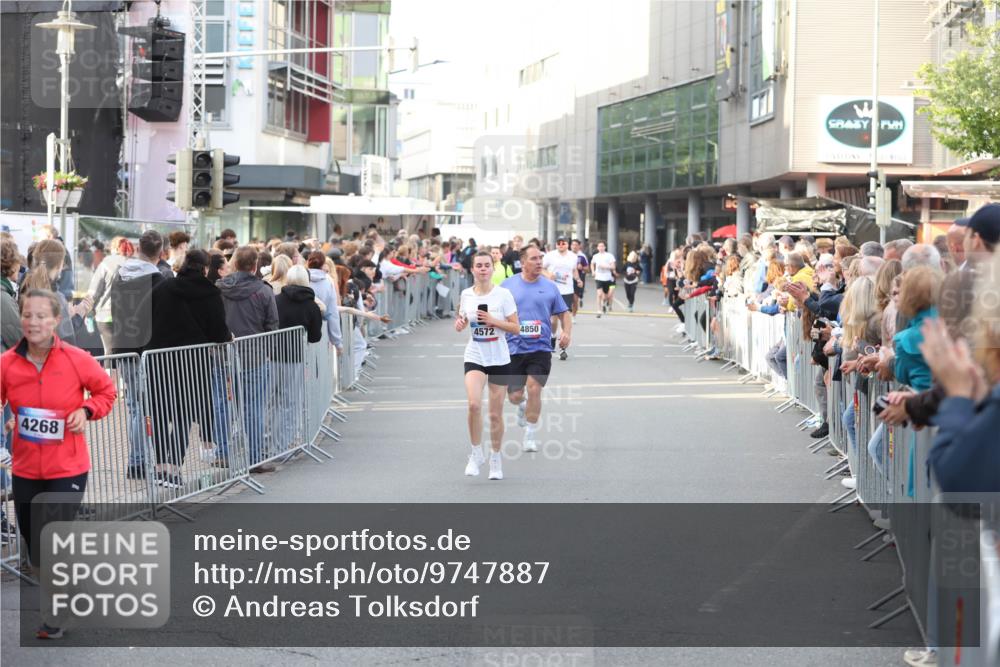 12.06.2026 - Holstenköstenlauf Andreas Tolksdorf http://msf.ph/oto/9747887 12.06.2026 20:05:10 Laufen 4268, 4572, 4850 meine-sportfotos.de