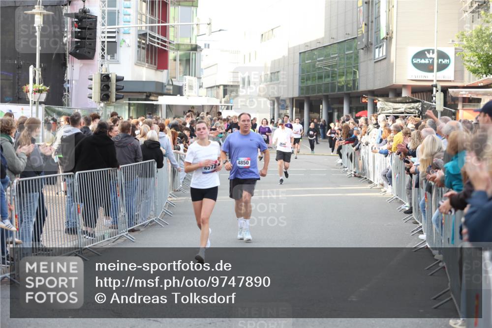 12.06.2026 - Holstenköstenlauf Andreas Tolksdorf http://msf.ph/oto/9747890 12.06.2026 20:05:11 Laufen 58979, 4572, 4850, 3648 meine-sportfotos.de