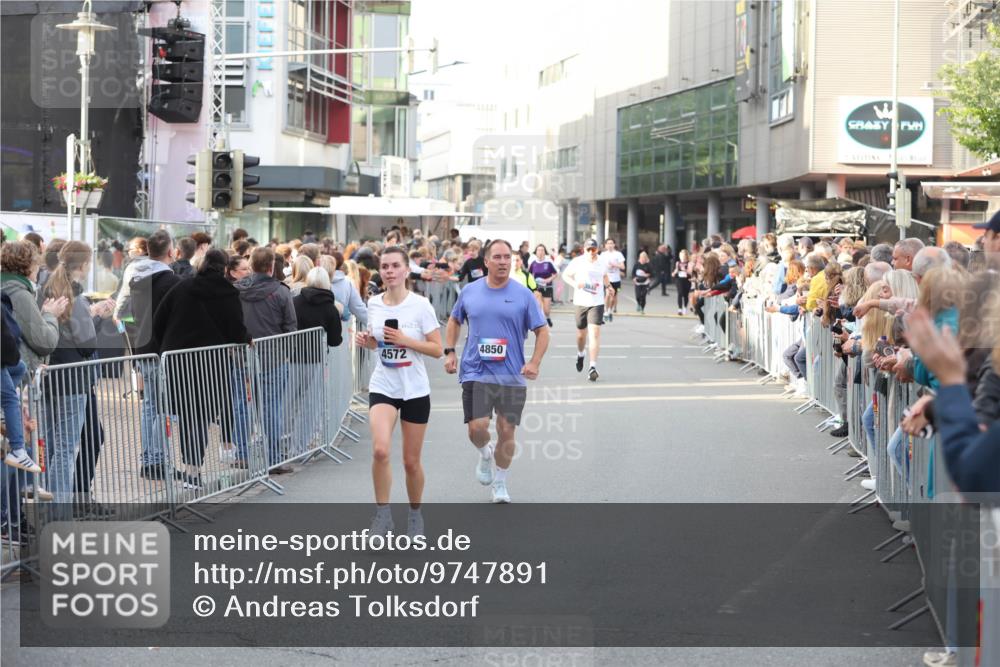 12.06.2026 - Holstenköstenlauf Andreas Tolksdorf http://msf.ph/oto/9747891 12.06.2026 20:05:12 Laufen 2, 4572, 4850, 3648 meine-sportfotos.de