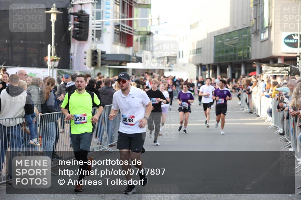 12.06.2026 - Holstenköstenlauf Andreas Tolksdorf http://msf.ph/oto/9747897 12.06.2026 20:05:19 Laufen 3583, 3648, 11, 383, 091 meine-sportfotos.de