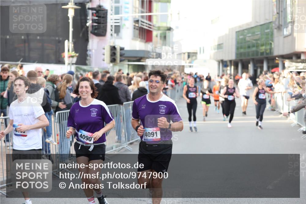 12.06.2026 - Holstenköstenlauf Andreas Tolksdorf http://msf.ph/oto/9747900 12.06.2026 20:05:24 Laufen 4090, 4091 meine-sportfotos.de