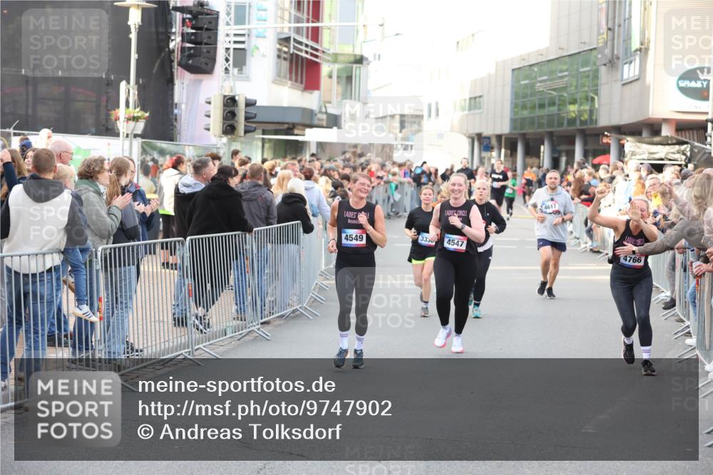 12.06.2026 - Holstenköstenlauf Andreas Tolksdorf http://msf.ph/oto/9747902 12.06.2026 20:05:27 Laufen 4549, 333, 4547, 4617, 4766 meine-sportfotos.de