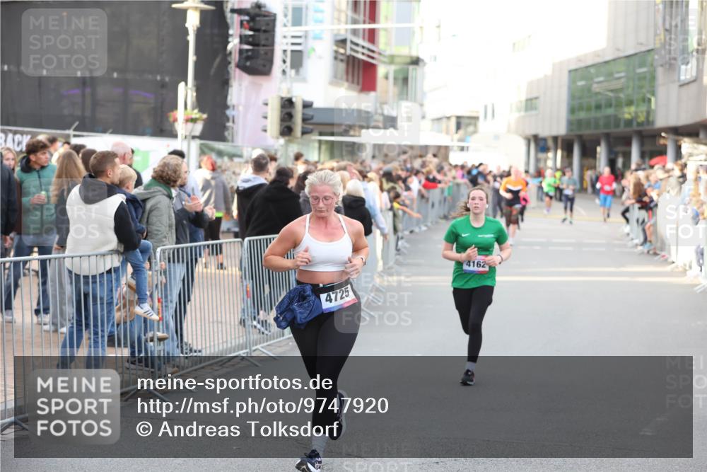 12.06.2026 - Holstenköstenlauf Andreas Tolksdorf http://msf.ph/oto/9747920 12.06.2026 20:05:41 Laufen 0, 4725, 4162 meine-sportfotos.de