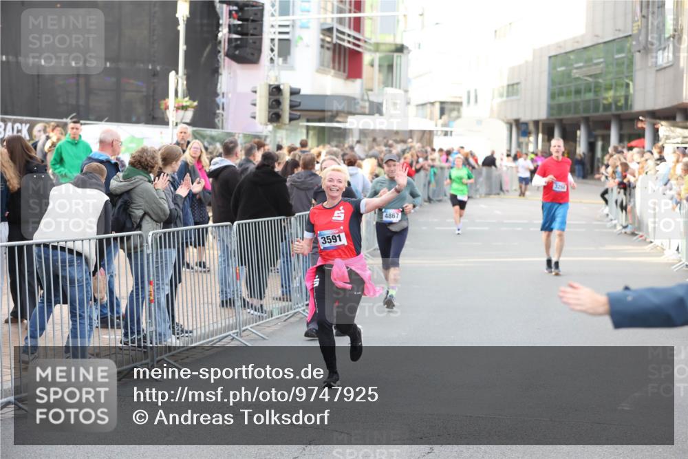 12.06.2026 - Holstenköstenlauf Andreas Tolksdorf http://msf.ph/oto/9747925 12.06.2026 20:05:53 Laufen 3591, 4867 meine-sportfotos.de