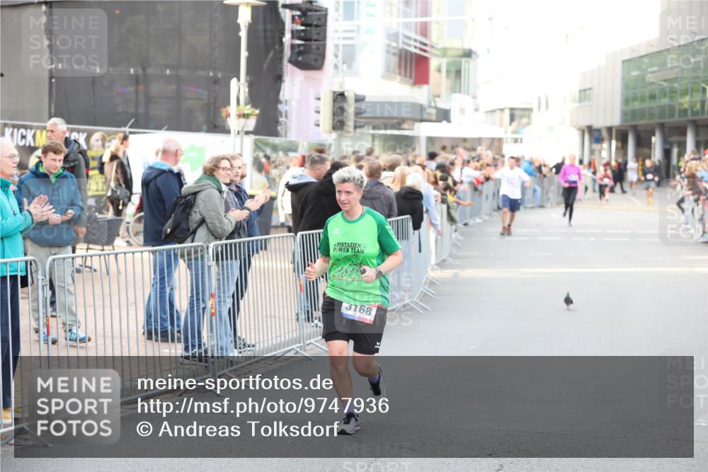 12.06.2026 - Holstenköstenlauf Andreas Tolksdorf http://msf.ph/oto/9747936 12.06.2026 20:06:03 Laufen 3168 meine-sportfotos.de