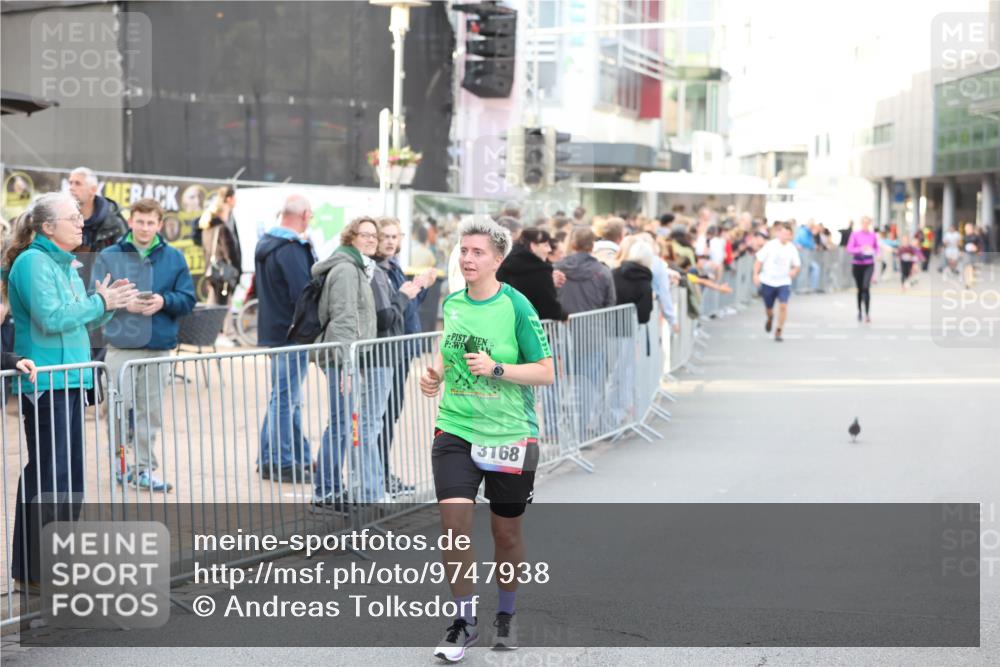 12.06.2026 - Holstenköstenlauf Andreas Tolksdorf http://msf.ph/oto/9747938 12.06.2026 20:06:04 Laufen 3168 meine-sportfotos.de