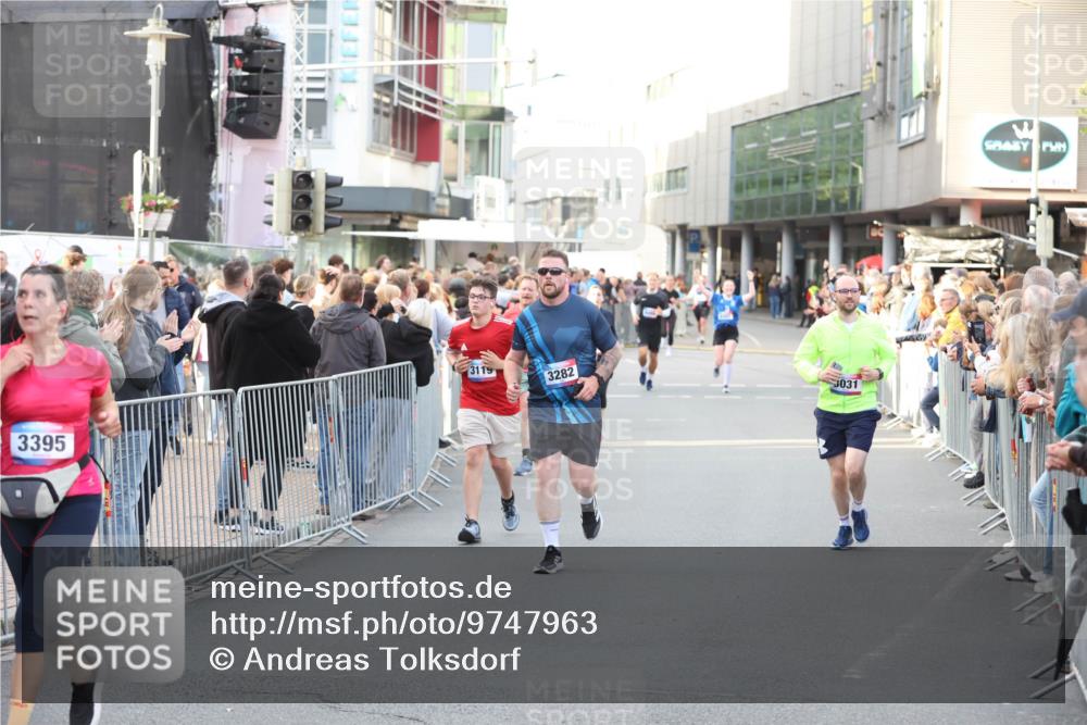 12.06.2026 - Holstenköstenlauf Andreas Tolksdorf http://msf.ph/oto/9747963 12.06.2026 20:06:48 Laufen 3395, 3119, 3282, 3031 meine-sportfotos.de