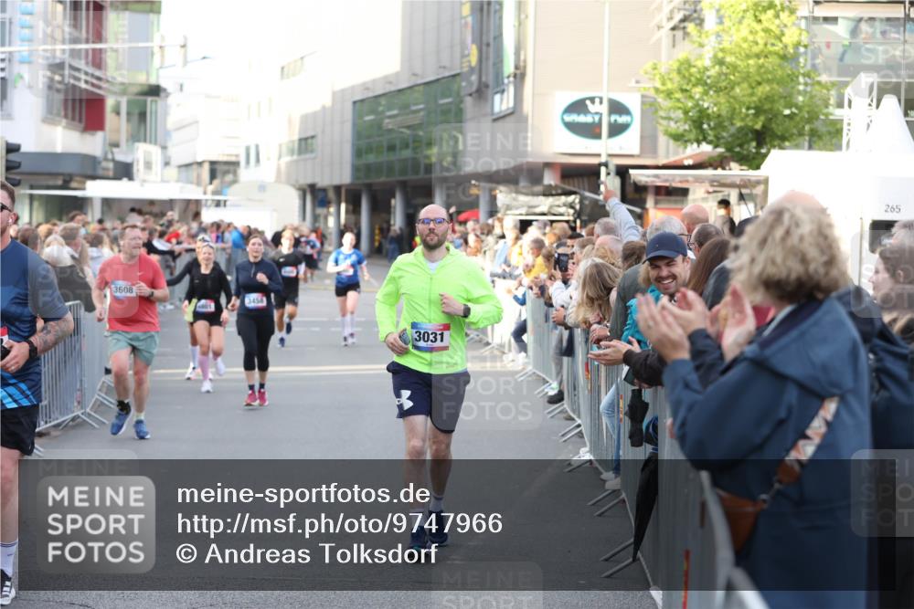 12.06.2026 - Holstenköstenlauf Andreas Tolksdorf http://msf.ph/oto/9747966 12.06.2026 20:06:50 Laufen 3608, 3458, 3031, 265 meine-sportfotos.de