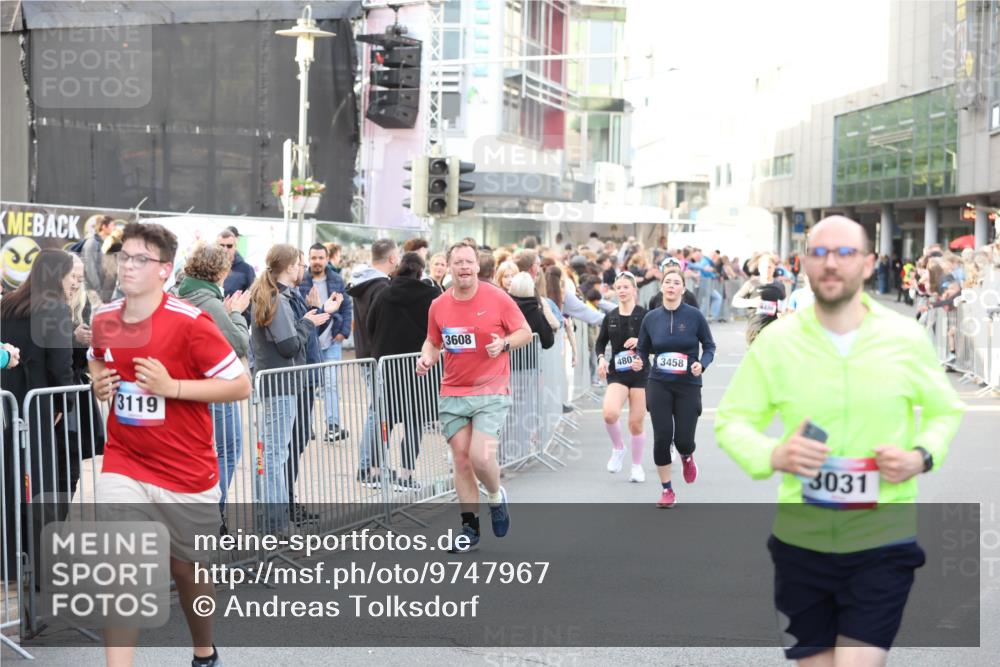 12.06.2026 - Holstenköstenlauf Andreas Tolksdorf http://msf.ph/oto/9747967 12.06.2026 20:06:52 Laufen 3119, 3608, 480, 3458, 3031 meine-sportfotos.de