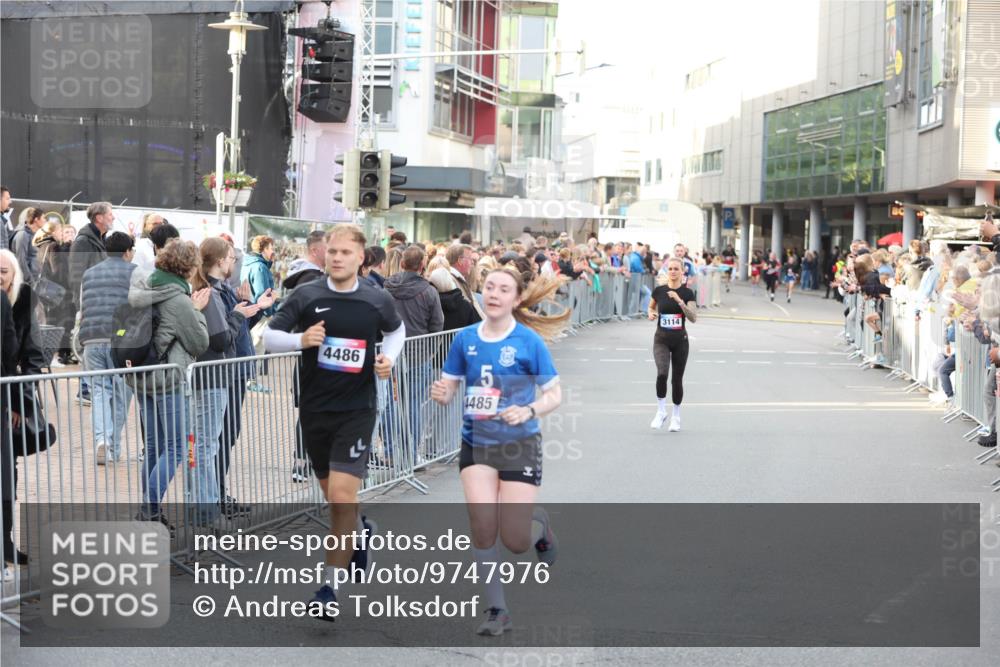 12.06.2026 - Holstenköstenlauf Andreas Tolksdorf http://msf.ph/oto/9747976 12.06.2026 20:06:57 Laufen 4486, 5, 4485, 3114 meine-sportfotos.de