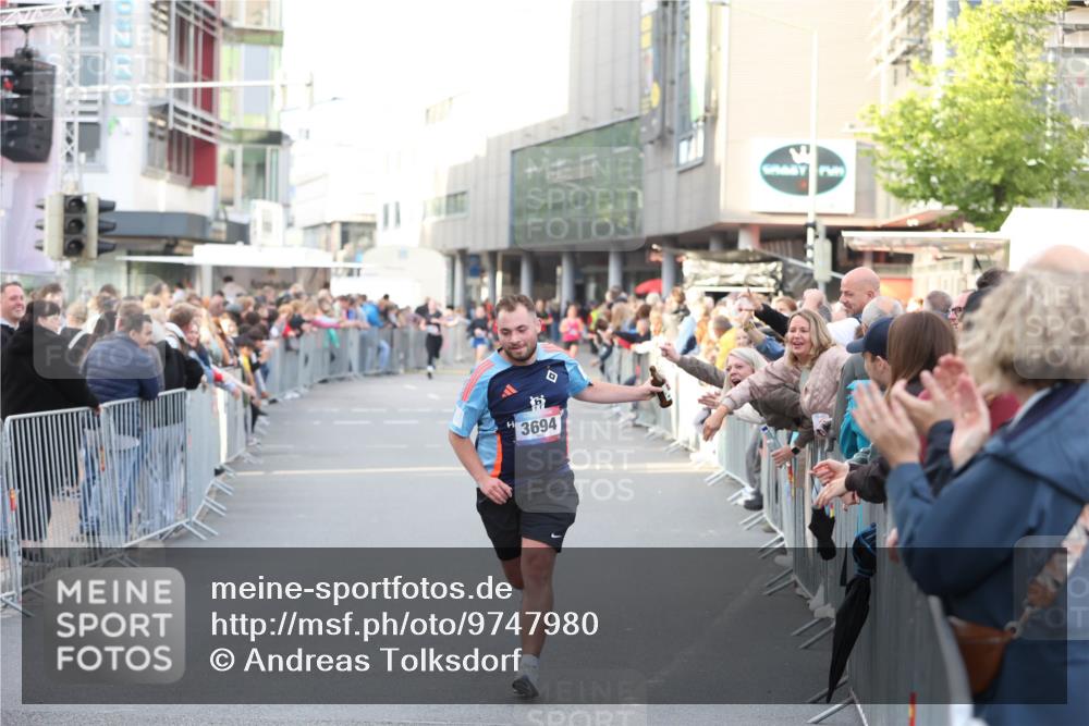 12.06.2026 - Holstenköstenlauf Andreas Tolksdorf http://msf.ph/oto/9747980 12.06.2026 20:07:06 Laufen 3694 meine-sportfotos.de