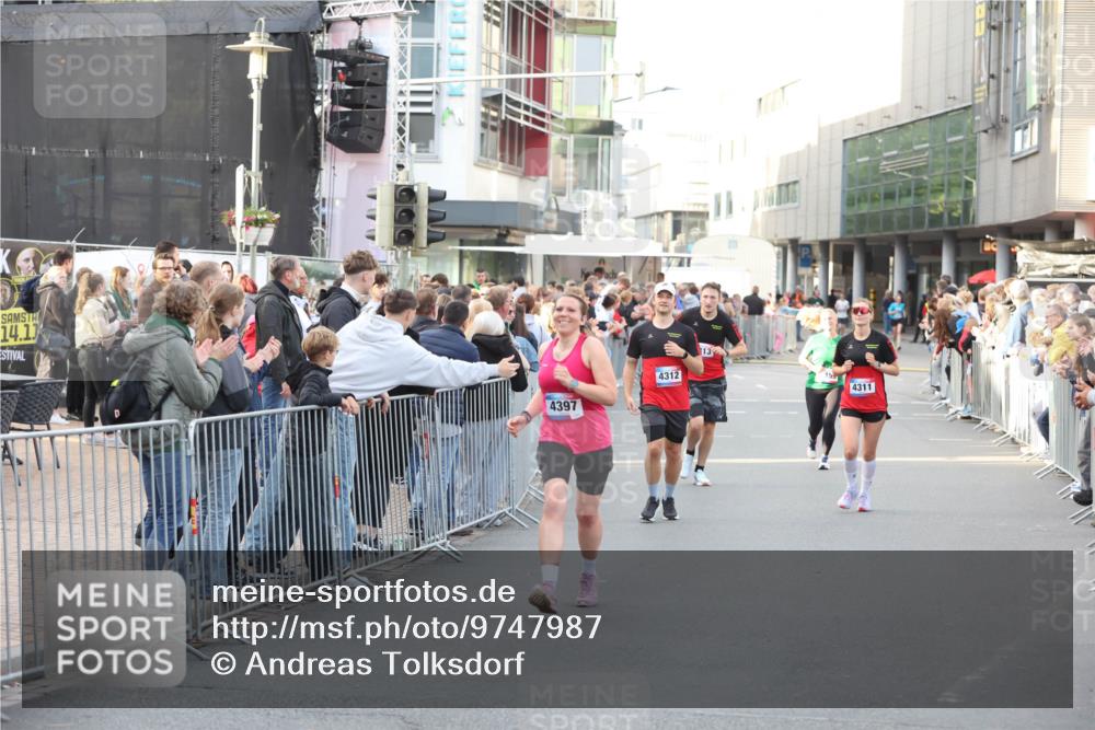 12.06.2026 - Holstenköstenlauf Andreas Tolksdorf http://msf.ph/oto/9747987 12.06.2026 20:07:25 Laufen 14, 1, 4397, 4312, 13, 4311 meine-sportfotos.de